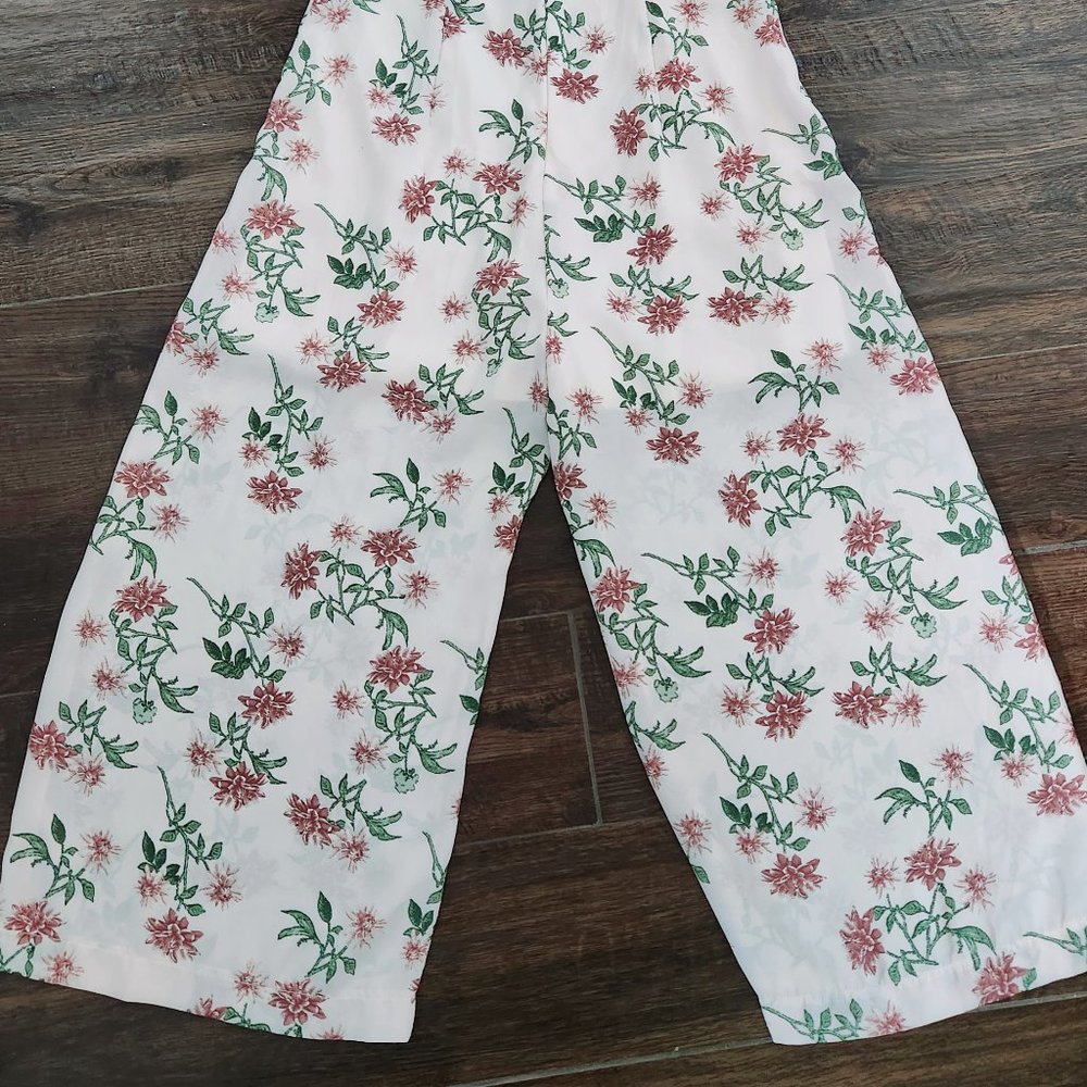 Women's Stylish and Comfy sleeveless jumpsuit - Picture 2 of 2